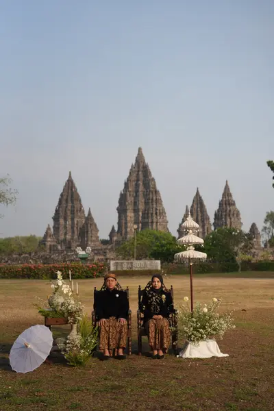 Sesi prewedding di Prambanan — SDR00548.JPG