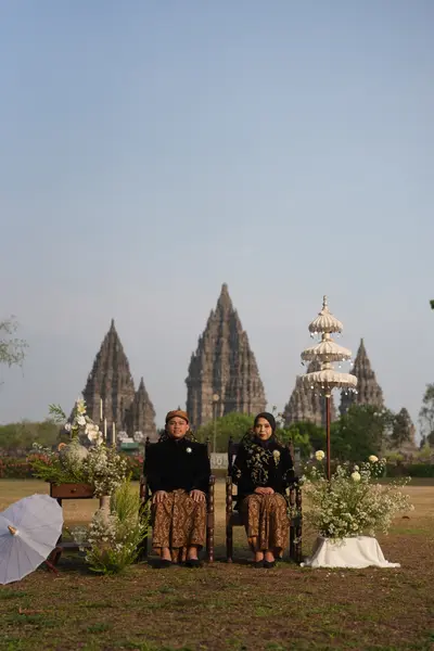 Sesi prewedding di Prambanan — SDR00557.JPG
