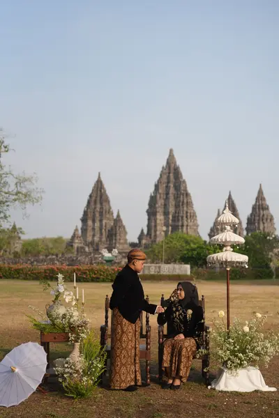 Sesi prewedding di Prambanan — SDR00595.JPG