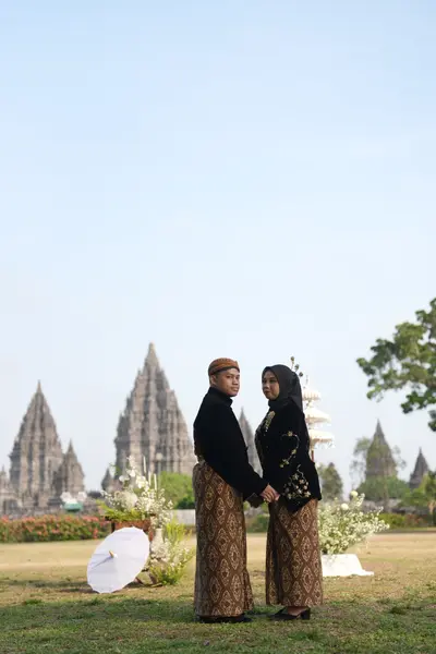 Sesi prewedding di Prambanan — SDR00708.JPG