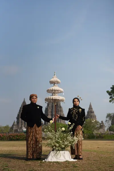 Sesi prewedding di Prambanan — SDR00743.JPG