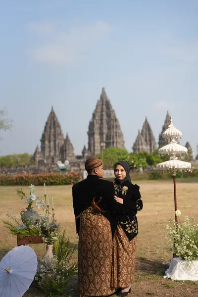 Sesi prewedding di Prambanan — SDR00758.JPG