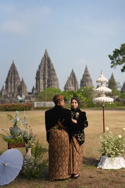 Sesi prewedding di Prambanan — SDR00760.JPG