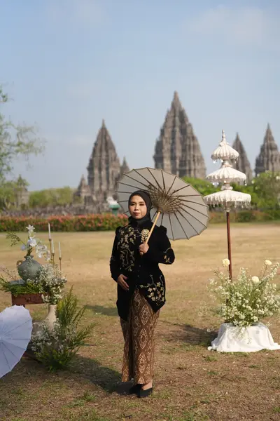 Sesi prewedding di Prambanan — SDR00762.JPG