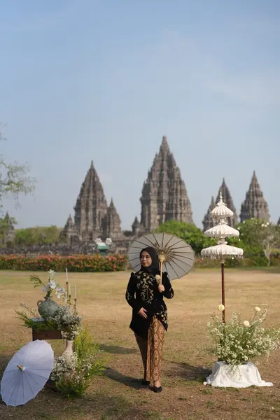 Sesi prewedding di Prambanan — SDR00783.JPG