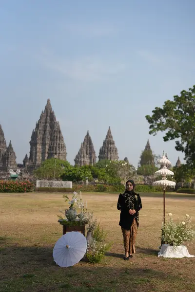 Sesi prewedding di Prambanan — SDR00794.JPG