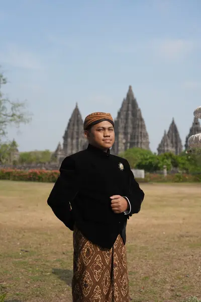 Sesi prewedding di Prambanan — SDR00854.JPG