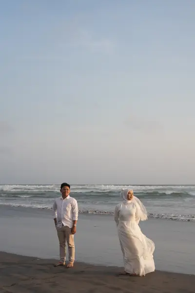 Sesi prewedding di Pantai — SDR00898.JPG