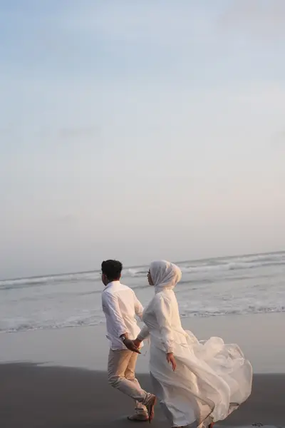 Sesi prewedding di Pantai — SDR00976.JPG