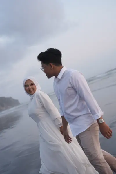 Sesi prewedding di Pantai — SDR01097.JPG