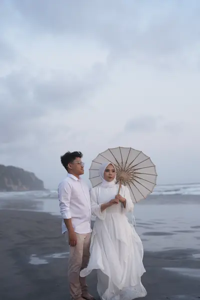 Sesi prewedding di Pantai — SDR01113.JPG